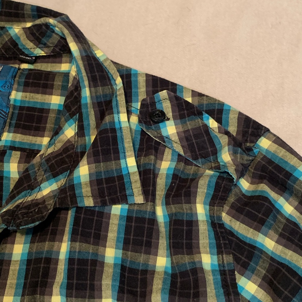 Ocean Current button down MD - Picture 5 of 7